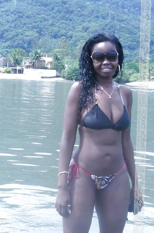 25P Black and ebony beauties (slum Rio de Janeiro) 2