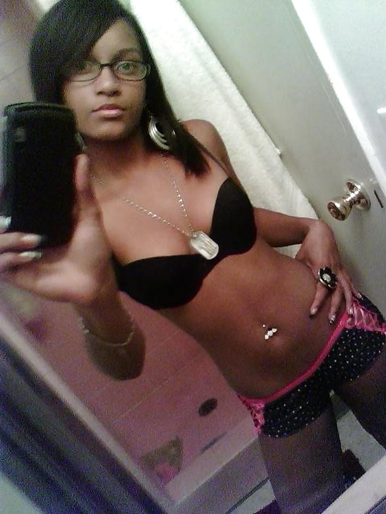 25P BLACK TEEN JENNA SELFPICS