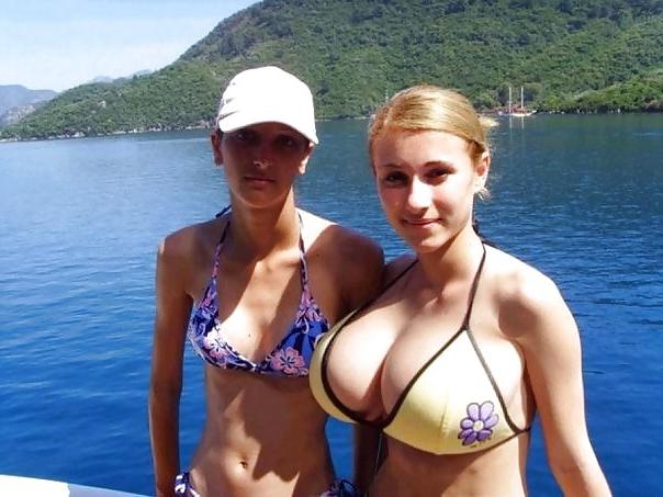25P More Cleavage Queens