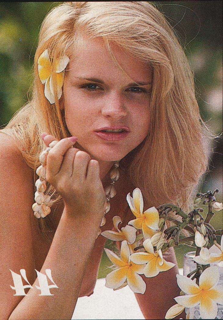 15P Klassischer blonder Teenager – DAWN