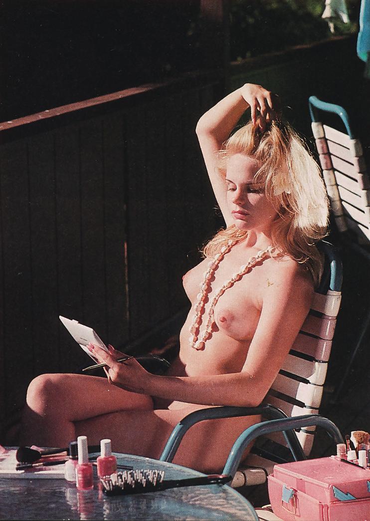 15P Klassischer blonder Teenager – DAWN
