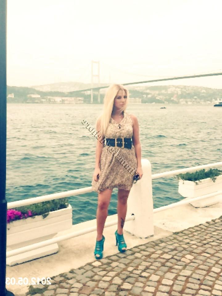 25P Turkish Singer Berna ARICI