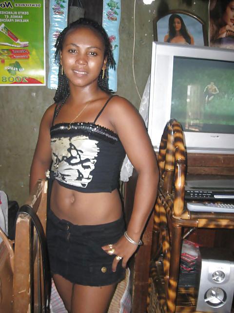 25P UNSCHULSDSBLONDIE LIEBT BLACK GIRLS 012