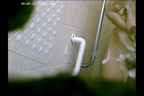 25P Amanda MILF nude in the shower