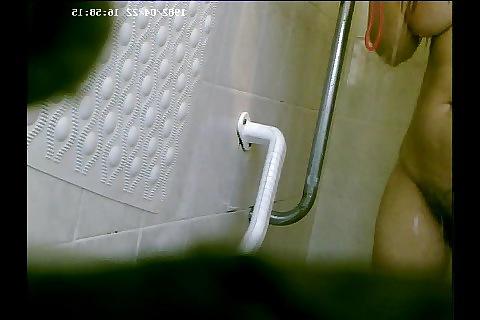 25P Amanda MILF nude in the shower
