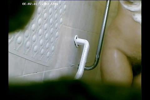 25P Amanda MILF nude in the shower