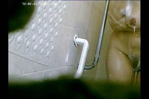 25P Amanda MILF nude in the shower