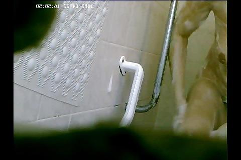 25P Amanda MILF nude in the shower