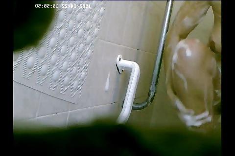 25P Amanda MILF nude in the shower