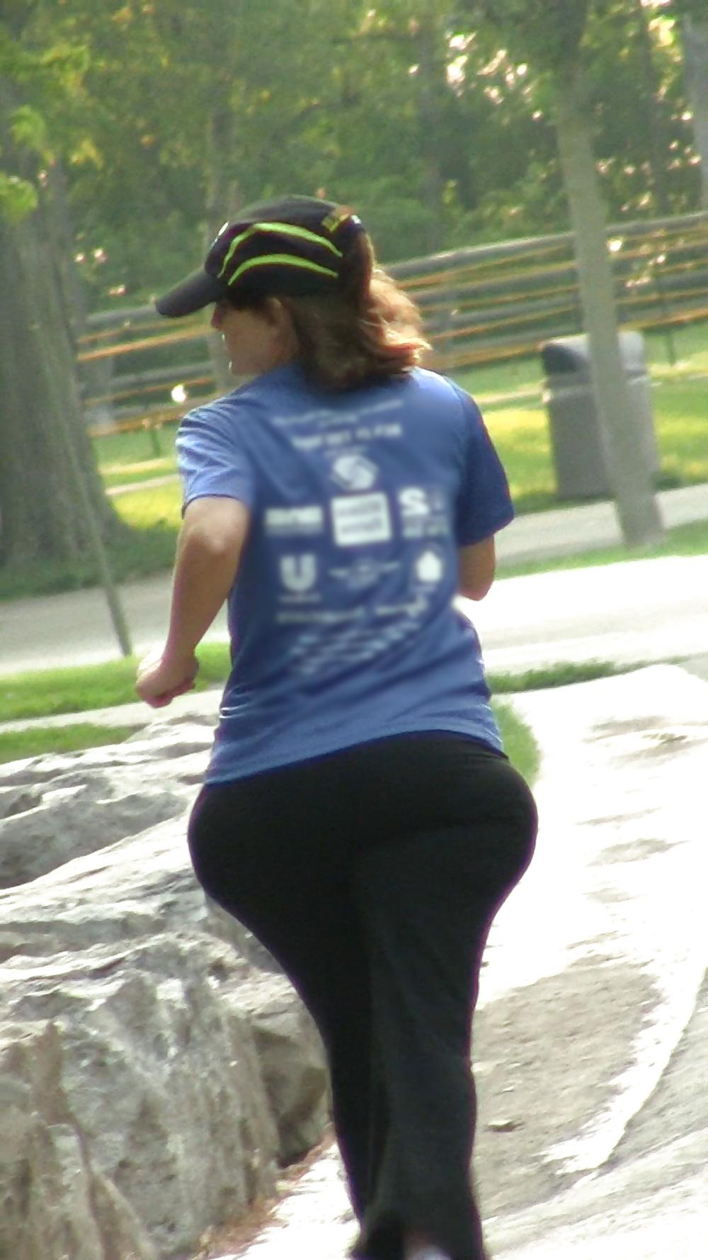 25P Voyeur thick BBW