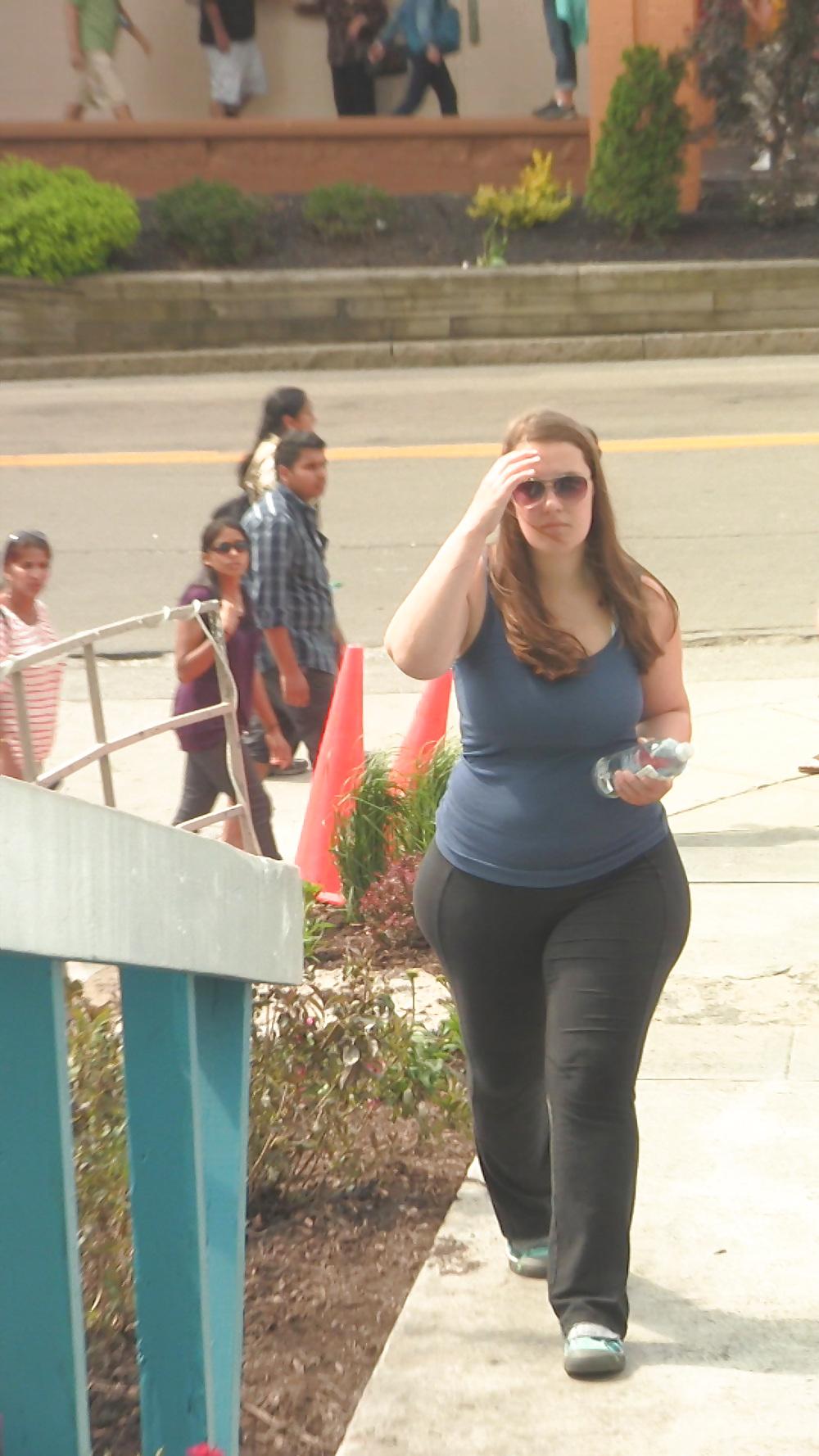 25P Voyeur thick BBW