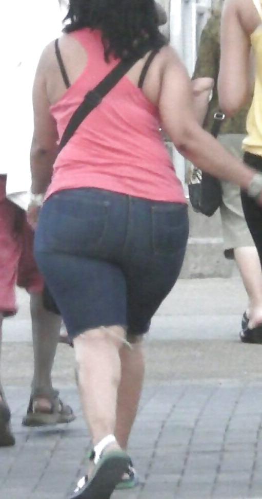 25P Voyeur thick BBW