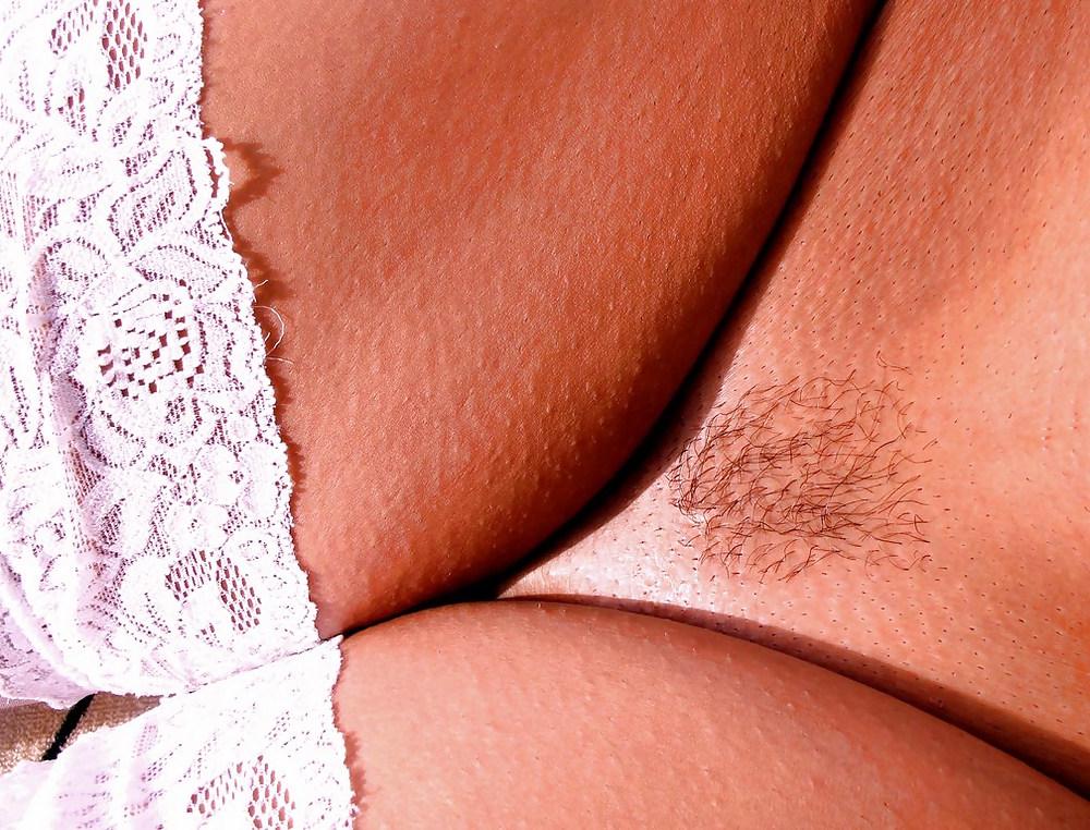 7P Sun bakeing in white lace top stockings !