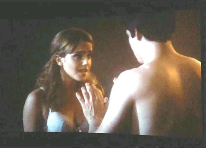 25P Emma Watson boob slip