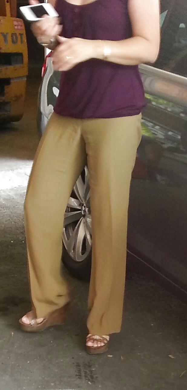 12P Asian milf candid