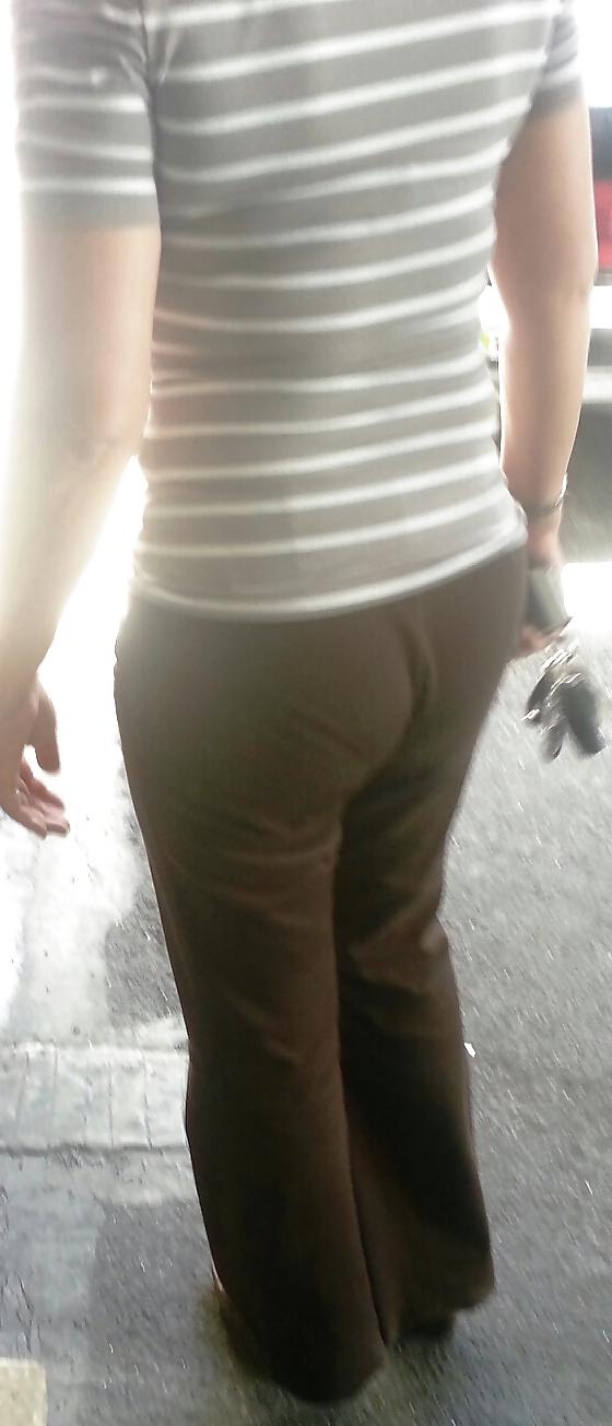 12P Asian milf candid