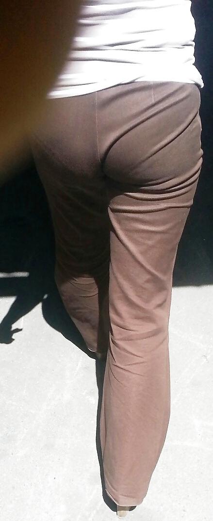 12P Asian milf candid