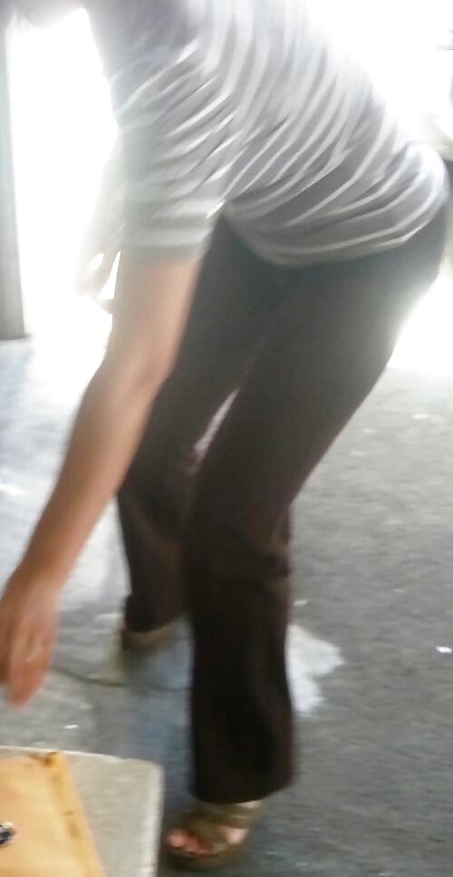12P Asian milf candid