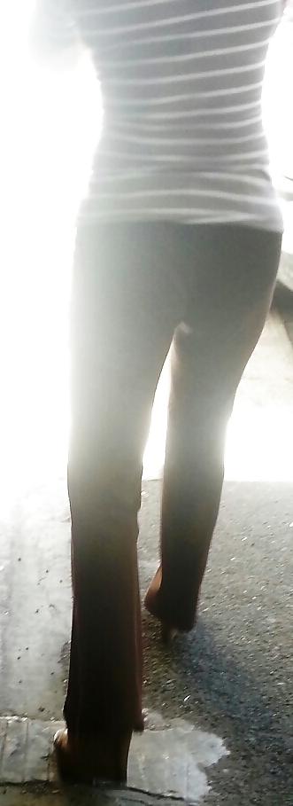 12P Asian milf candid