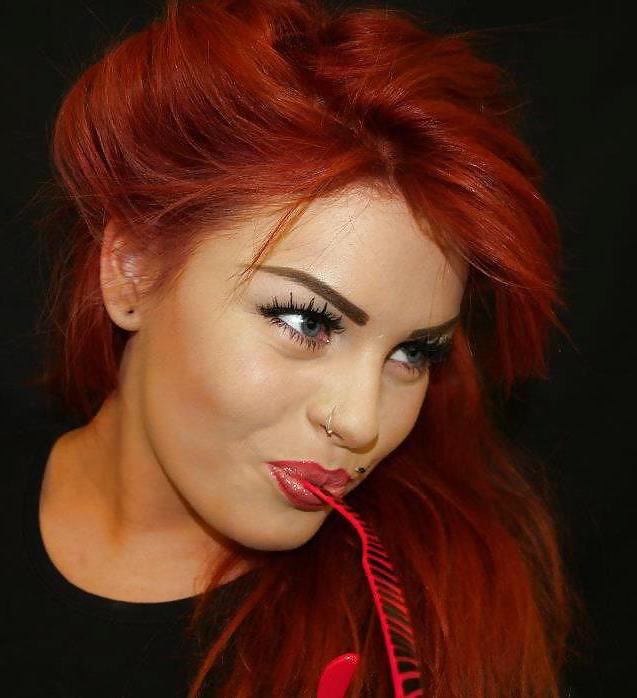 22P British Facebook Teens (nn)