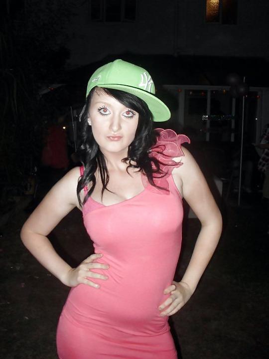 22P British Facebook Teens (nn)