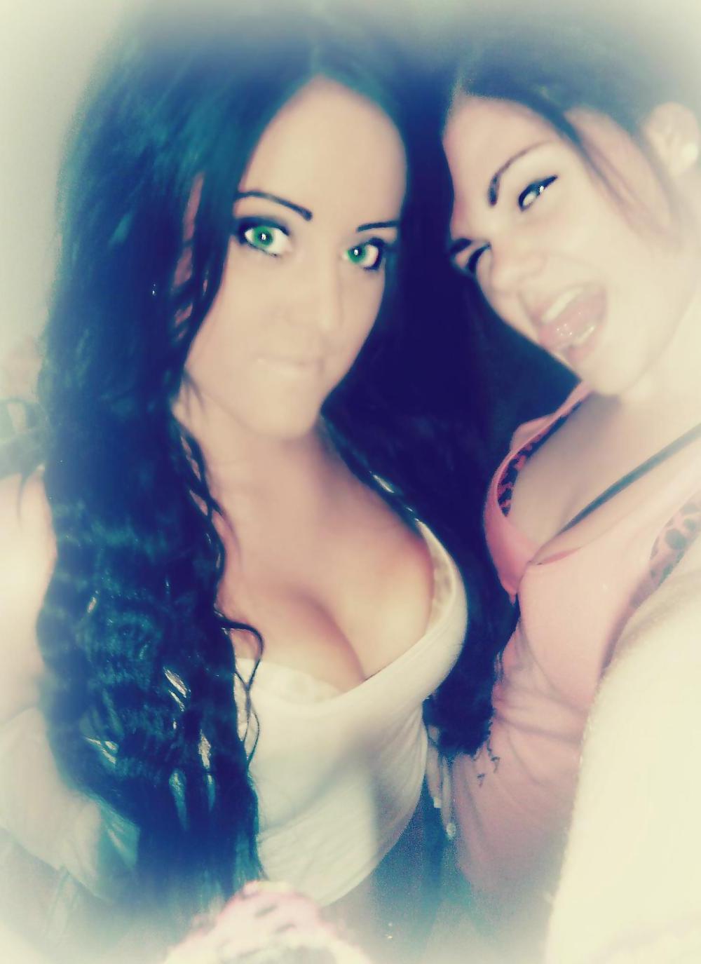 22P British Facebook Teens (nn)