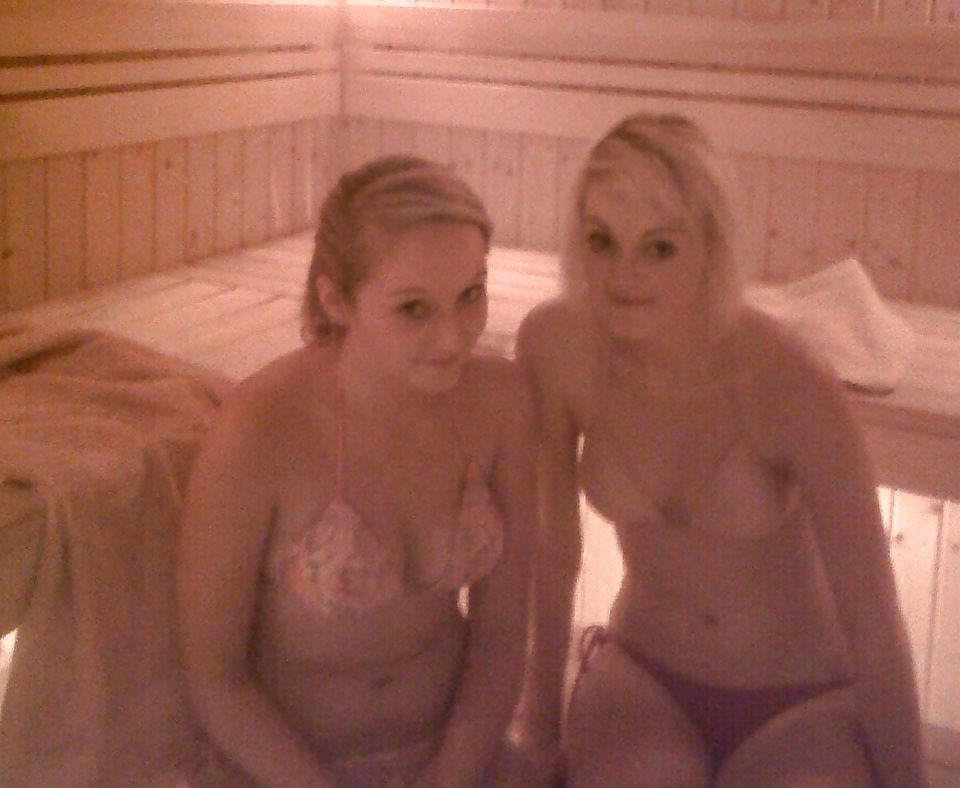 22P British Facebook Teens (nn)