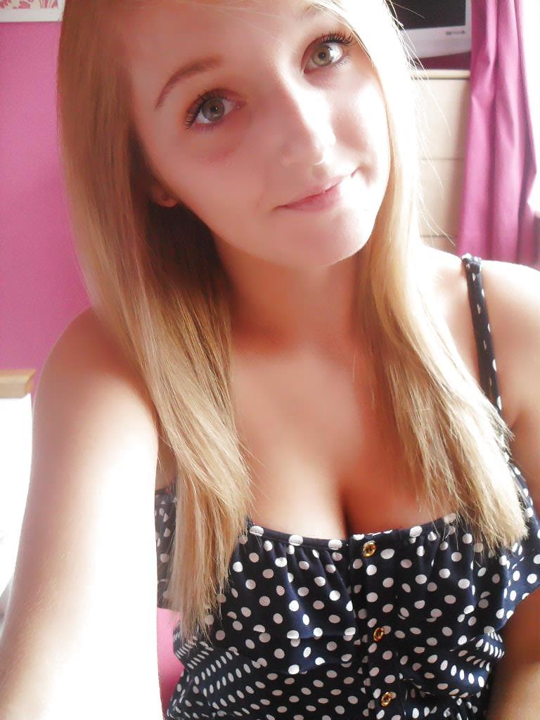 22P British Facebook Teens (nn)