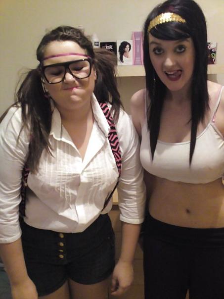22P British Facebook Teens (nn)
