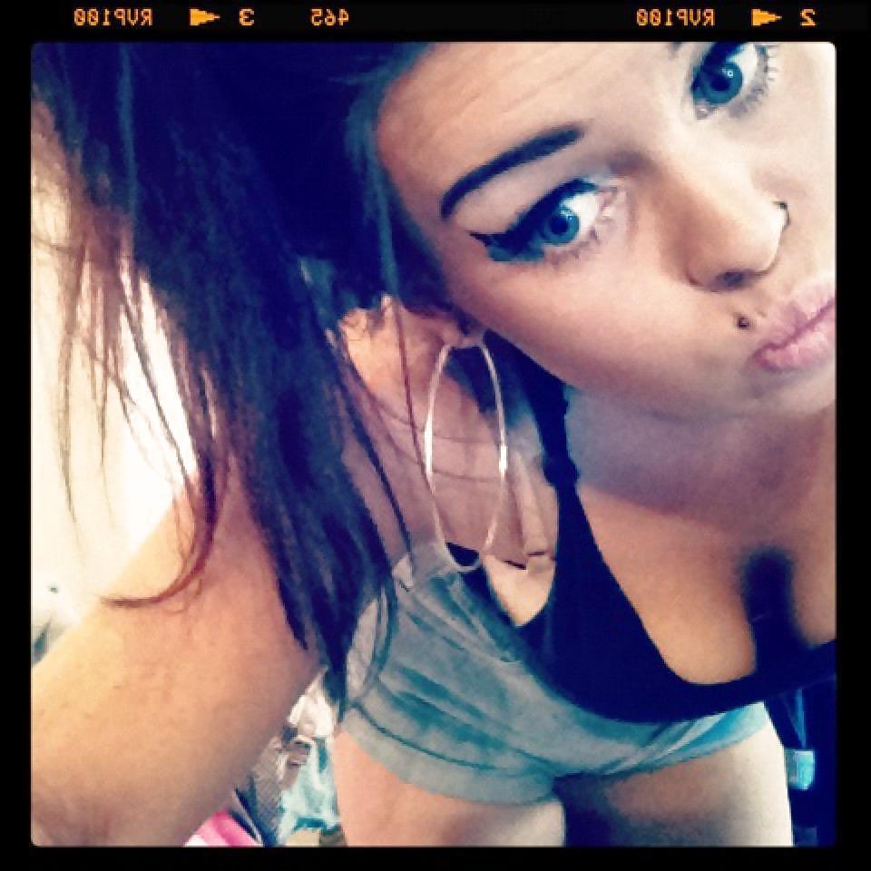 22P British Facebook Teens (nn)