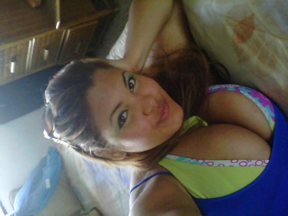 25P Latino Cleavage