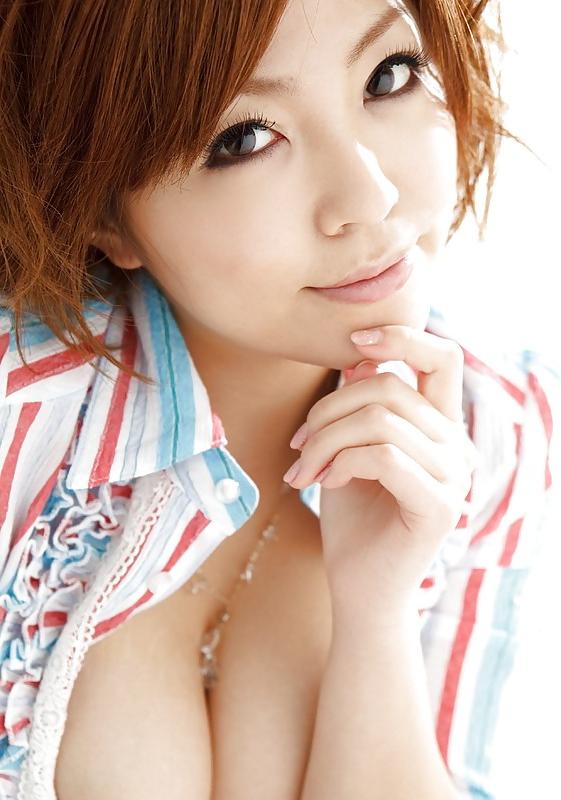 11P Tsukasa Mizuno is a gorgeous Japanese AV Model.