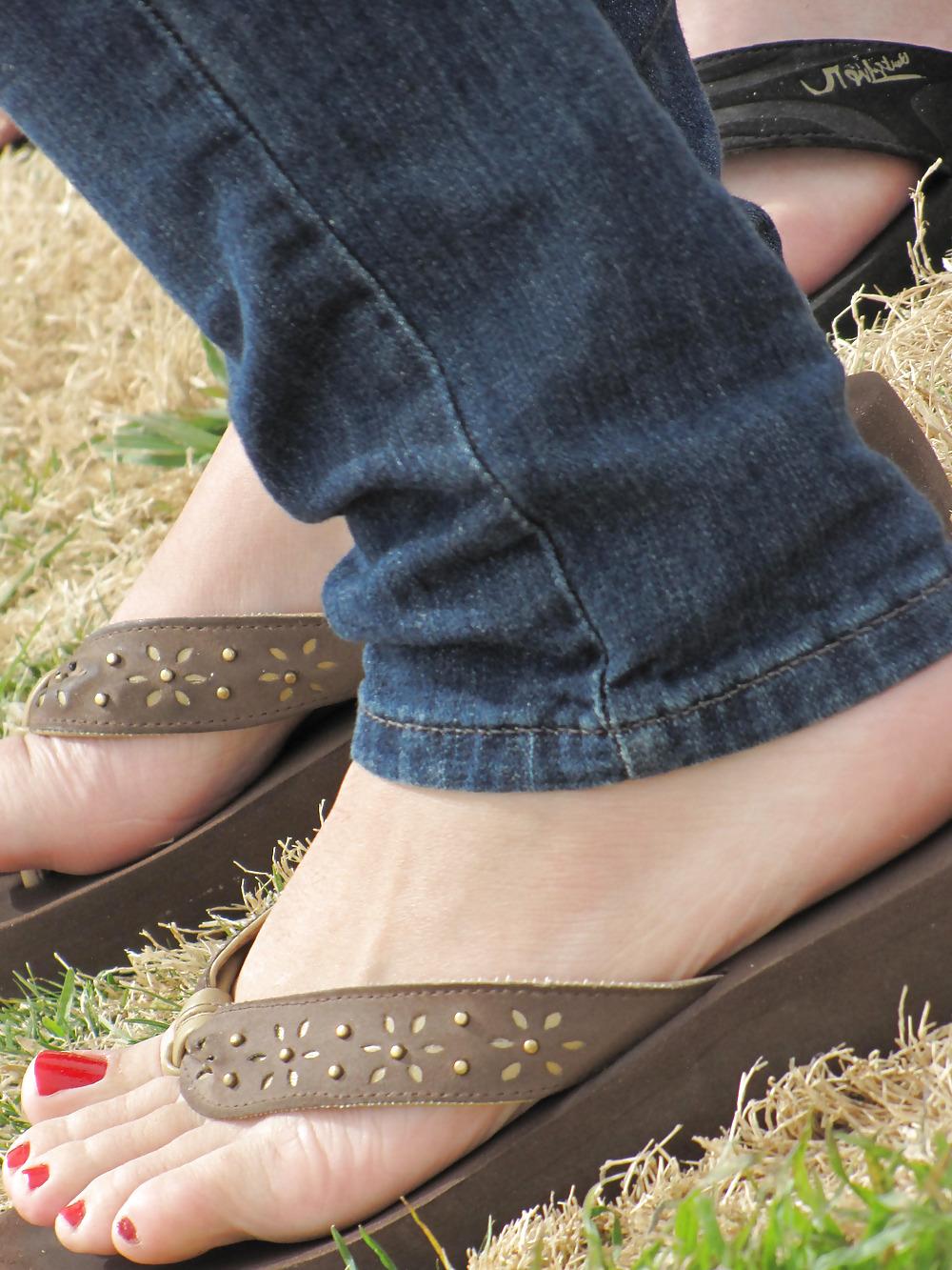 25P Foot fetish gallery 10