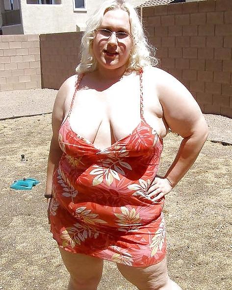 15P Bbw cleavage