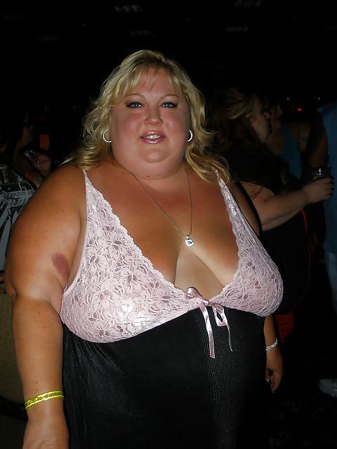 15P Bbw cleavage