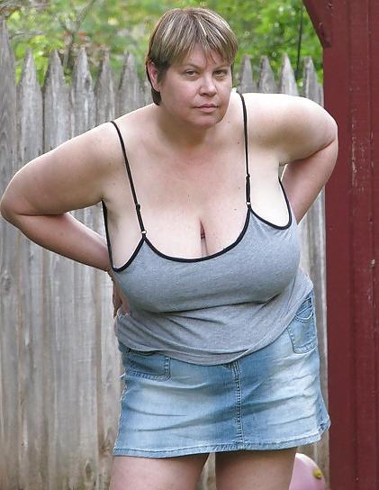 15P Bbw cleavage