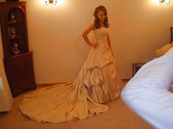 25P Lot's asked me to post Roxanne's wedding pics. Have fun so
