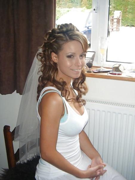 25P Lot's asked me to post Roxanne's wedding pics. Have fun so