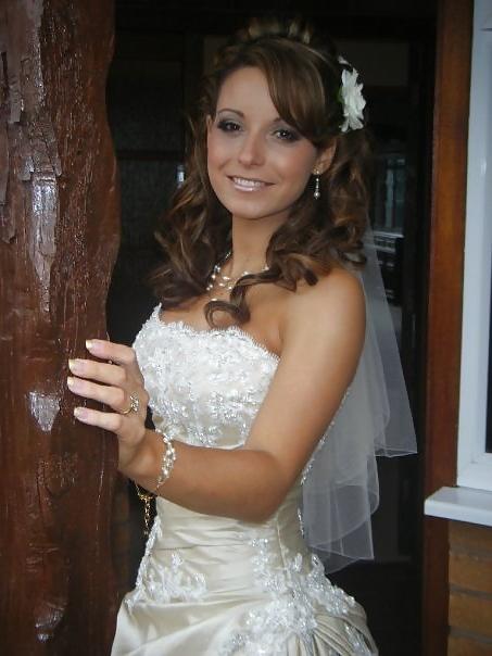 25P Lot's asked me to post Roxanne's wedding pics. Have fun so