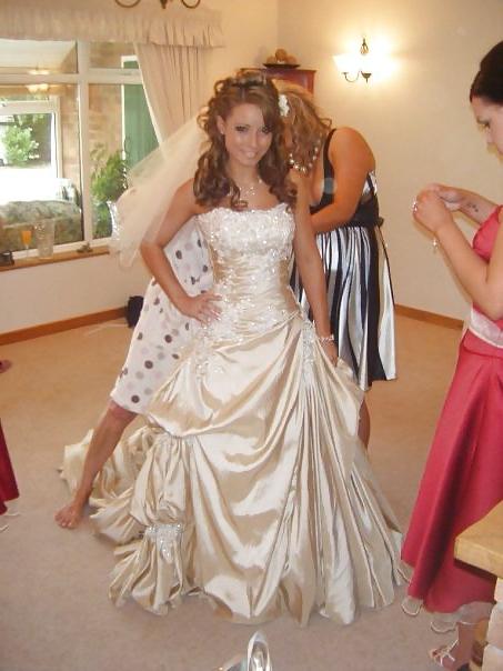 25P Lot's asked me to post Roxanne's wedding pics. Have fun so