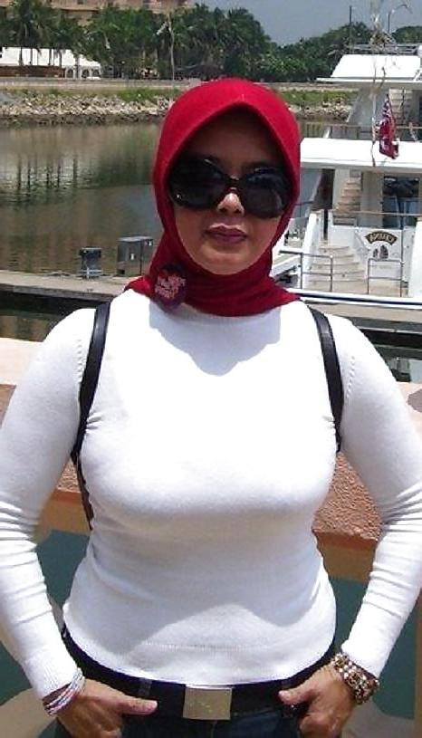 6P Busty arab turkish girls 3