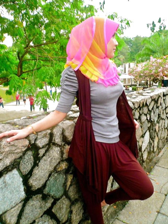 6P Busty arab turkish girls 3