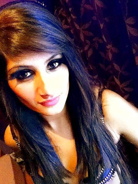 18P Slutty paki loves lace