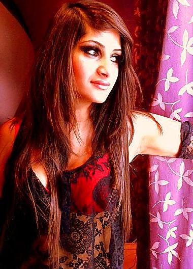 18P Slutty paki loves lace