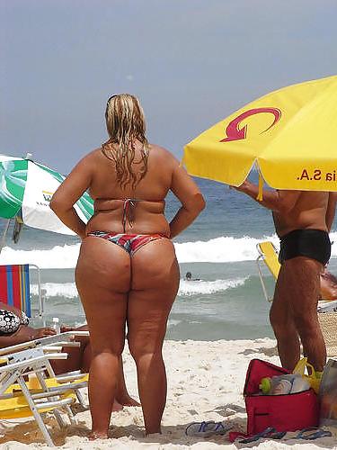 25P Bbw  in bikinis