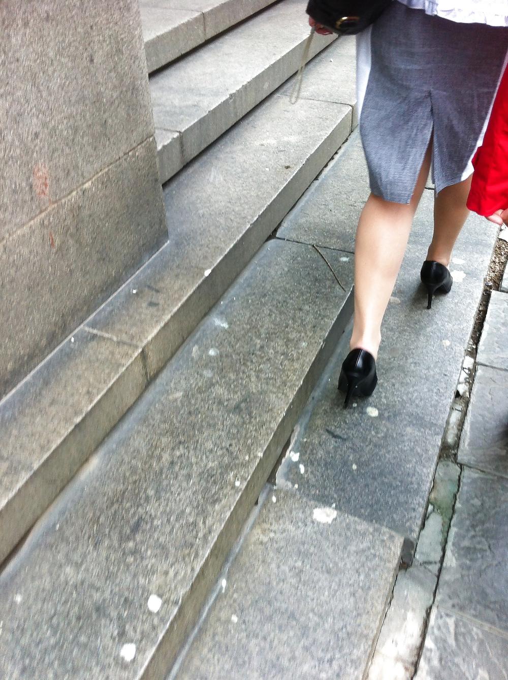 10P Classy mature street