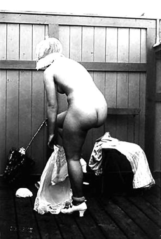 20P Fun in the Bathhouse