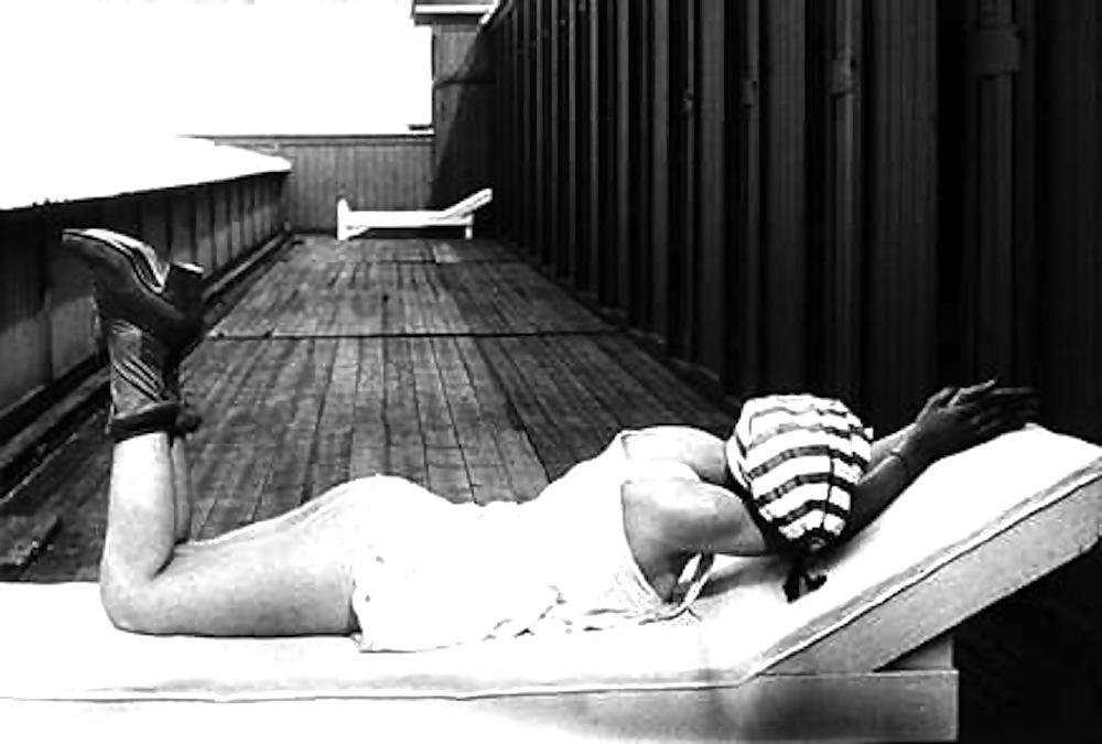 20P Fun in the Bathhouse