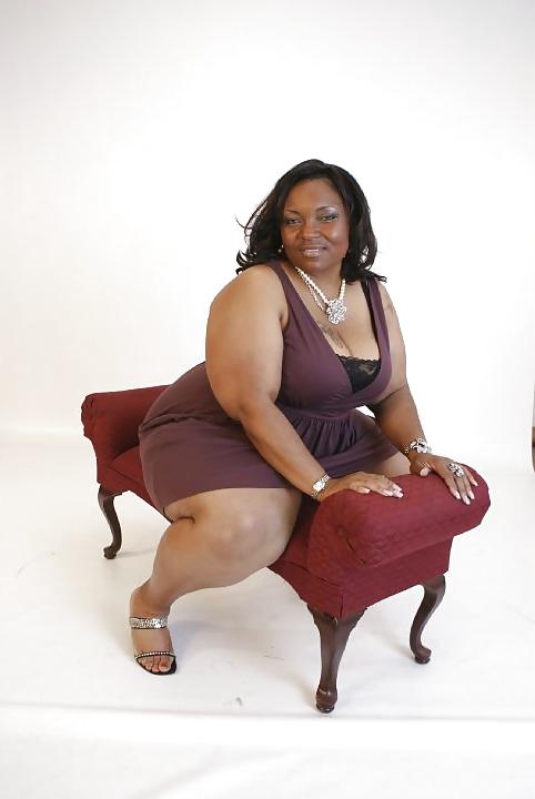 25P BBW's thick and confident
