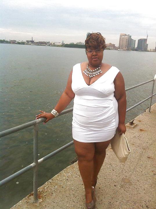 25P BBW's thick and confident